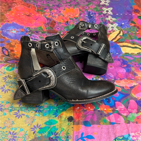 FREEBIRD l Carsen Brown Leather Ankle Bootie Size 7 Western Country Boho Buckle - Picture 7 of 15